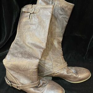 Brown Heeled Boots with Leather Finish
